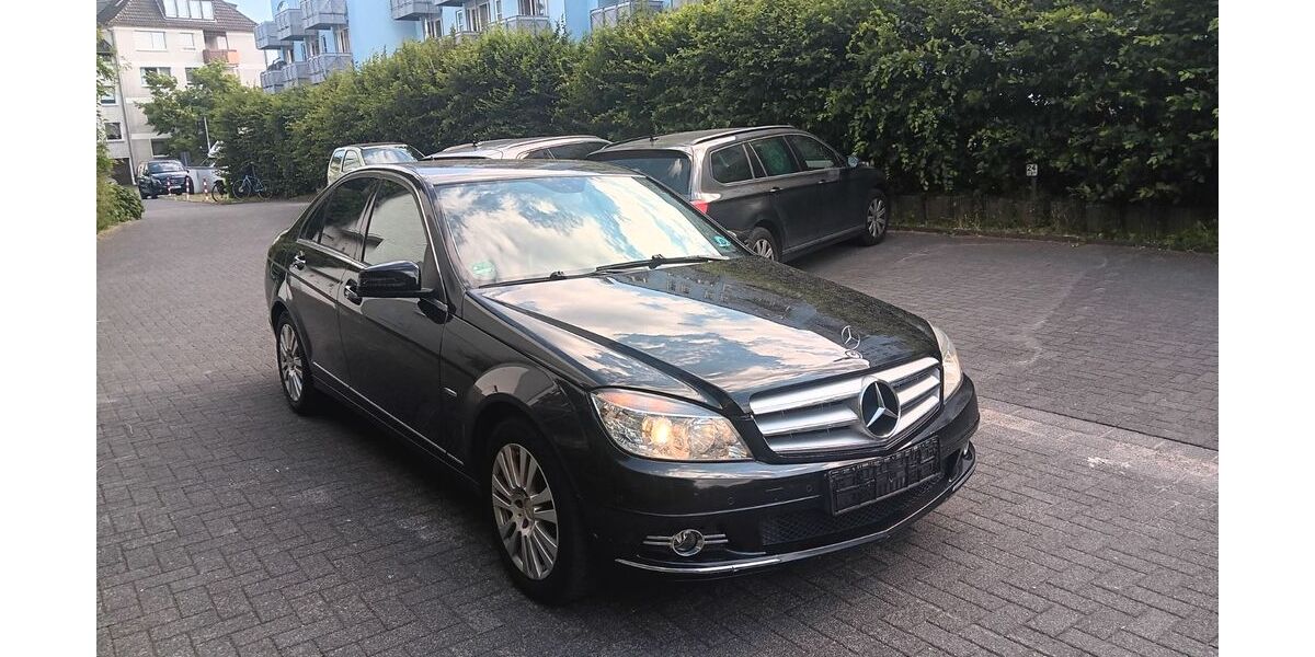 Mercedes-Benz C 250 260.000 km 3.699 &euro; Düsseldorf 40233