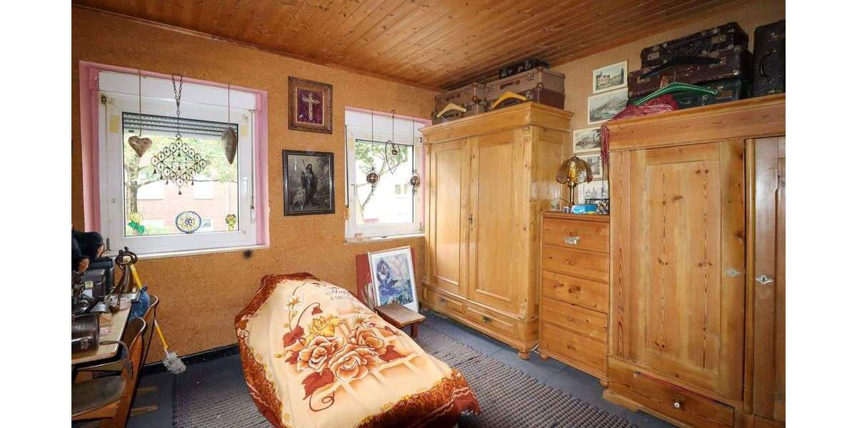 Reihenmittelhaus Neuss Furth-Süd - 5 Zimmer, 117 m&sup2;, 275.000&euro; | Angebot:25743876