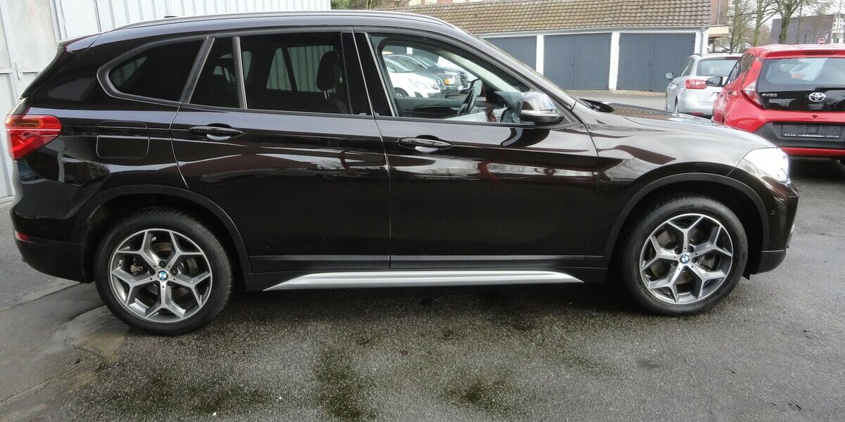 BMW X1 20 d xLine 4x4 Autom Navi Leder SHZ PDC LED 208.000 km 14.999 &euro; Neuss 41462