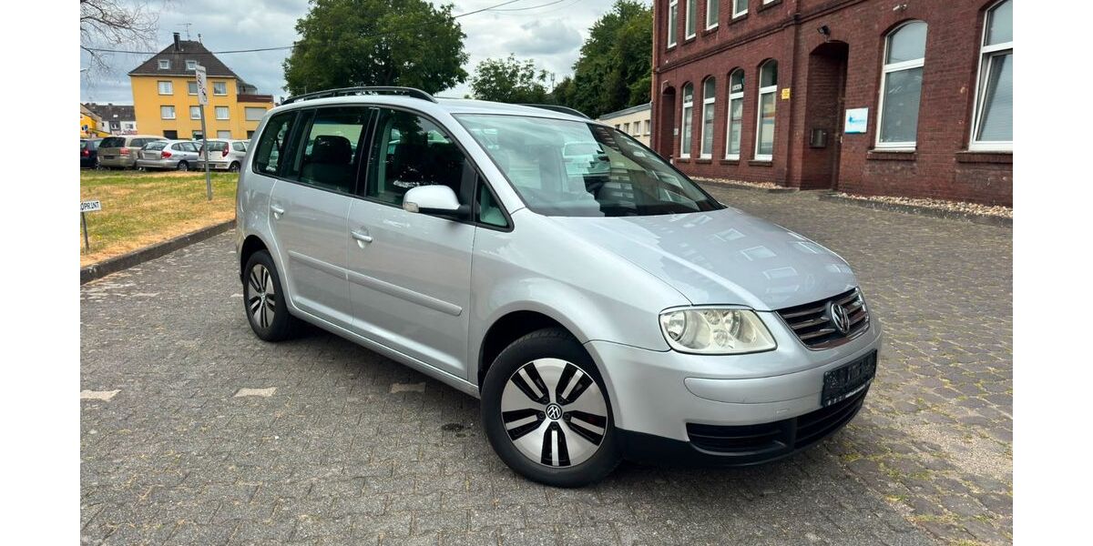 VW Touran 229.913 km 3.990 &euro; Mönchengladbach 41063