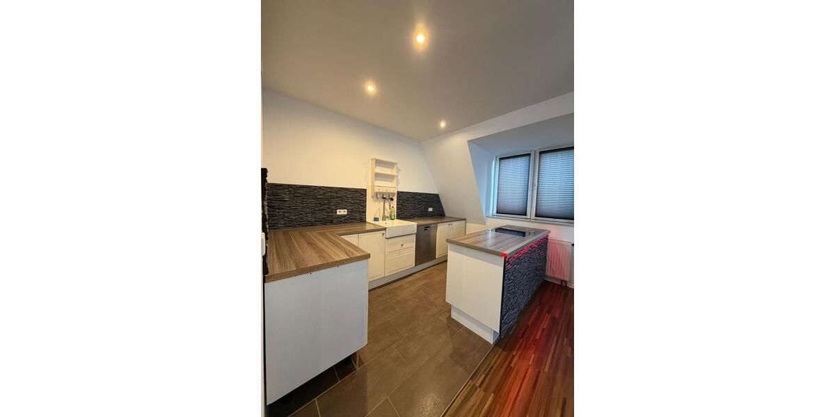 Dachgeschoßwohnung Duisburg Essenberg - 2 Zimmer, 92 m&sup2;, 1.160&euro; | Angebot:25146673