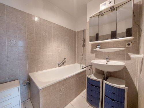 Etagenwohnung Düsseldorf Unterrath - 3 Zimmer, 83 m&sup2;, 299.000&euro; | Angebot:25797154