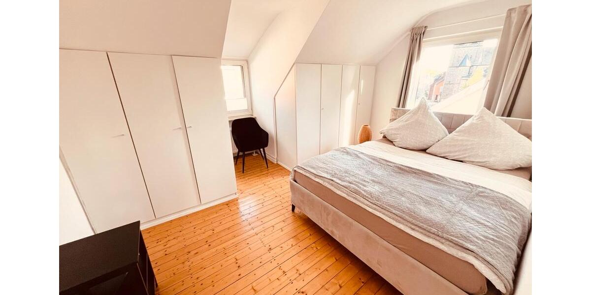 Einfamilienhaus Düsseldorf Stadtbezirk 5 - 4 Zimmer, 168 m&sup2;, 2.690&euro; | Angebot:25706619