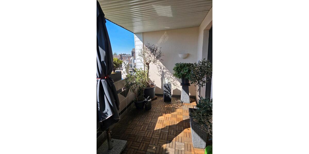 Dachgeschoßwohnung Krefeld Cracau - 3 Zimmer, 85 m&sup2;, 140.000&euro; | Angebot:26084764