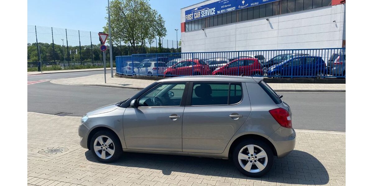 Skoda Fabia 186.000 km 4.799 &euro; Düsseldorf 40599
