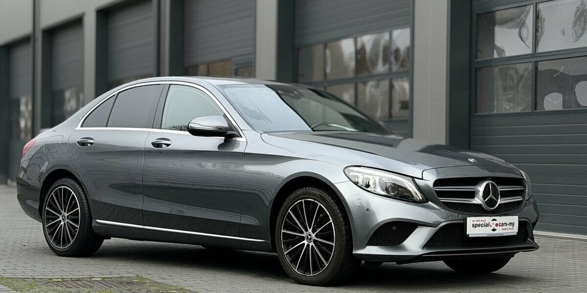 Mercedes-Benz C 220 Designo / AMG / LED / 360° Cam / Allrad 220.000 km 20.990 &euro; Mönchengladbach 41066