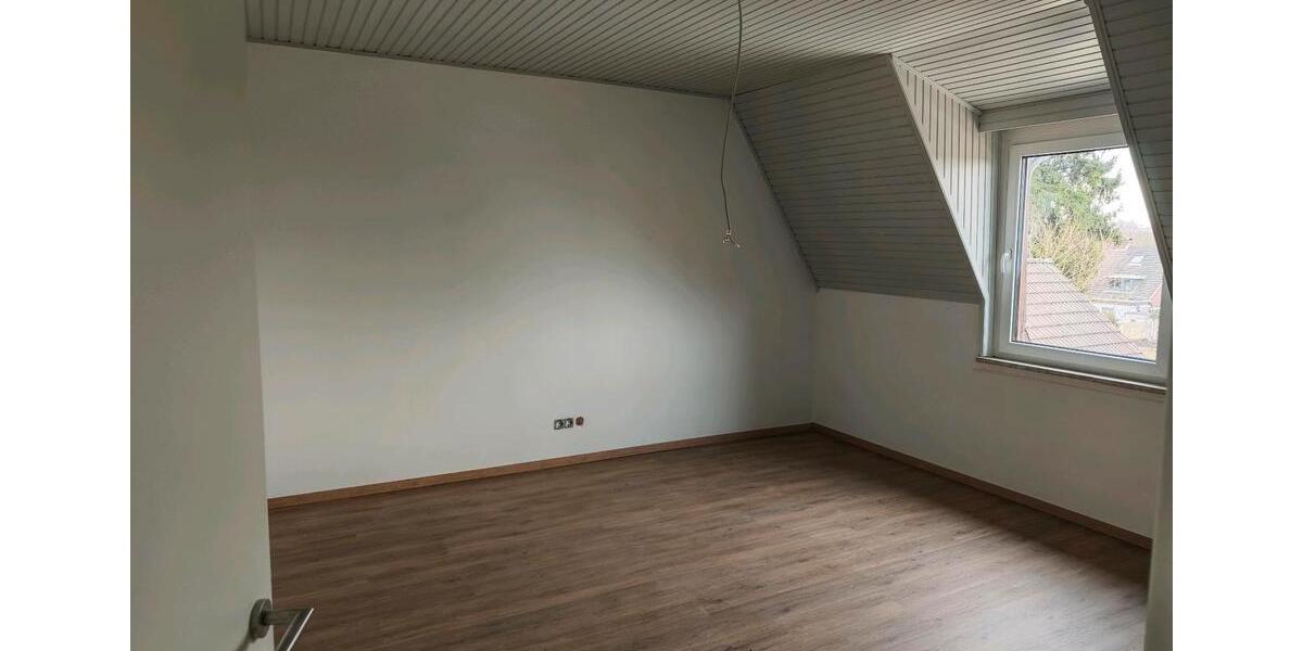 Etagenwohnung Mülheim an der Ruhr Heißen - 3 Zimmer, 83 m&sup2;, 1.550&euro; | Angebot:25262496