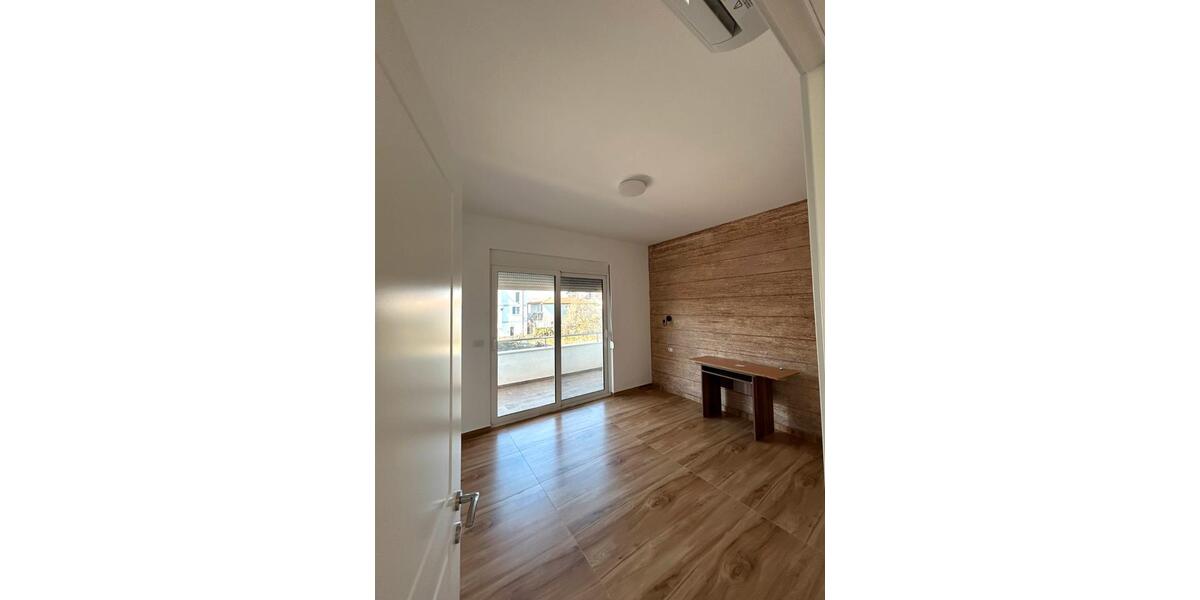 Villa Mönchengladbach Nord - 5 Zimmer, 168 m&sup2;, 199.000&euro; | Angebot:25986650