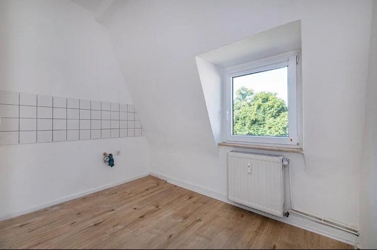 Dachgeschoßwohnung Krefeld Gartenstadt - 3 Zimmer, 75 m&sup2;, 1.000&euro; | Angebot:26167280
