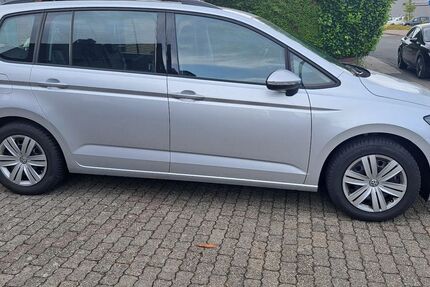 VW Touran 48.900 km 15.990 &euro; Grevenbroich 41515
