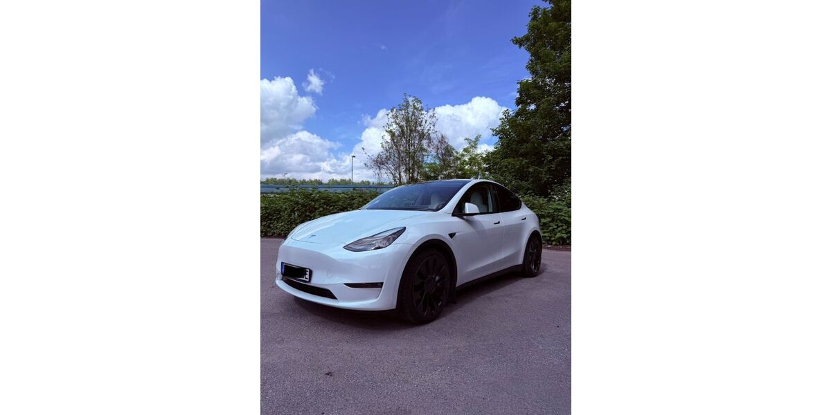 Tesla Model Y 36.000 km 44.900 &euro; Duisburg 47179
