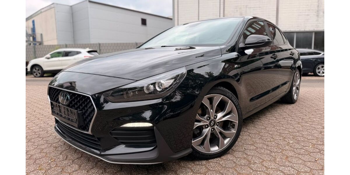 Hyundai i30 125.000 km 14.999 &euro; Düsseldorf 40233