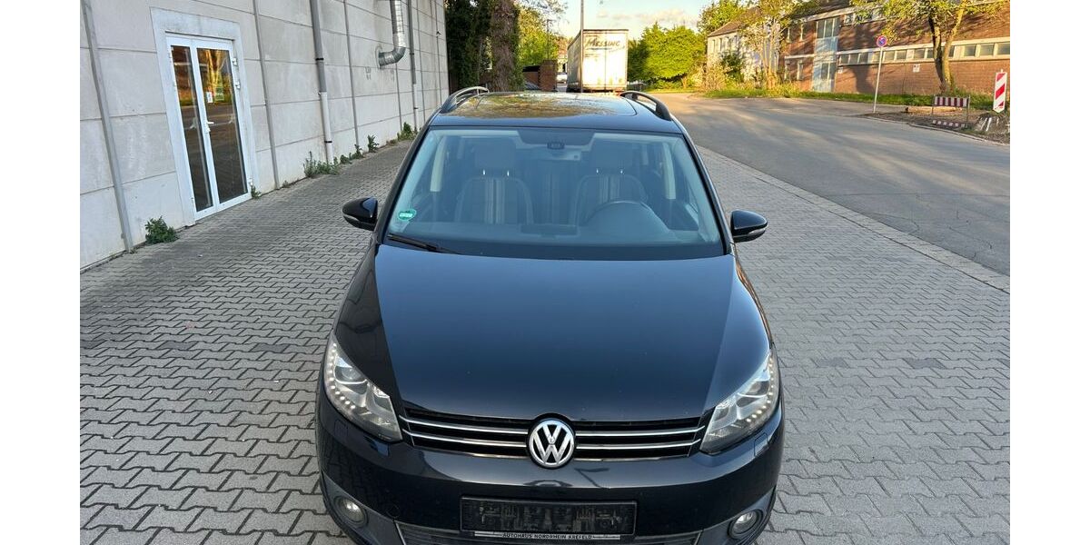 VW Touran 273.465 km 5.700 &euro; Krefeld 47807