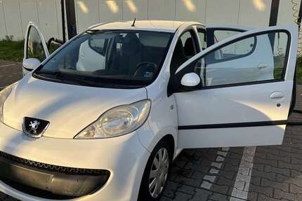Peugeot 107 141.500 km 2.300 &euro; Duisburg 47167