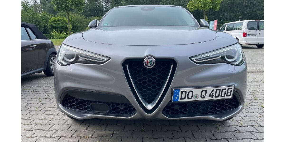 Alfa Romeo Stelvio 80.000 km 18.800 &euro; Krefeld 47799