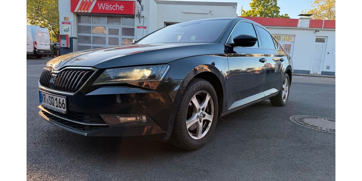 Skoda Superb 203.000 km 13.000 &euro; Krefeld 47805