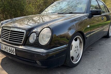 Mercedes-Benz E 55 AMG 262.000 km 11.999 &euro; Grevenbroich 41515