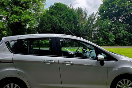 Ford B-Max 159.000 km 2.950 &euro; Duisburg 47167