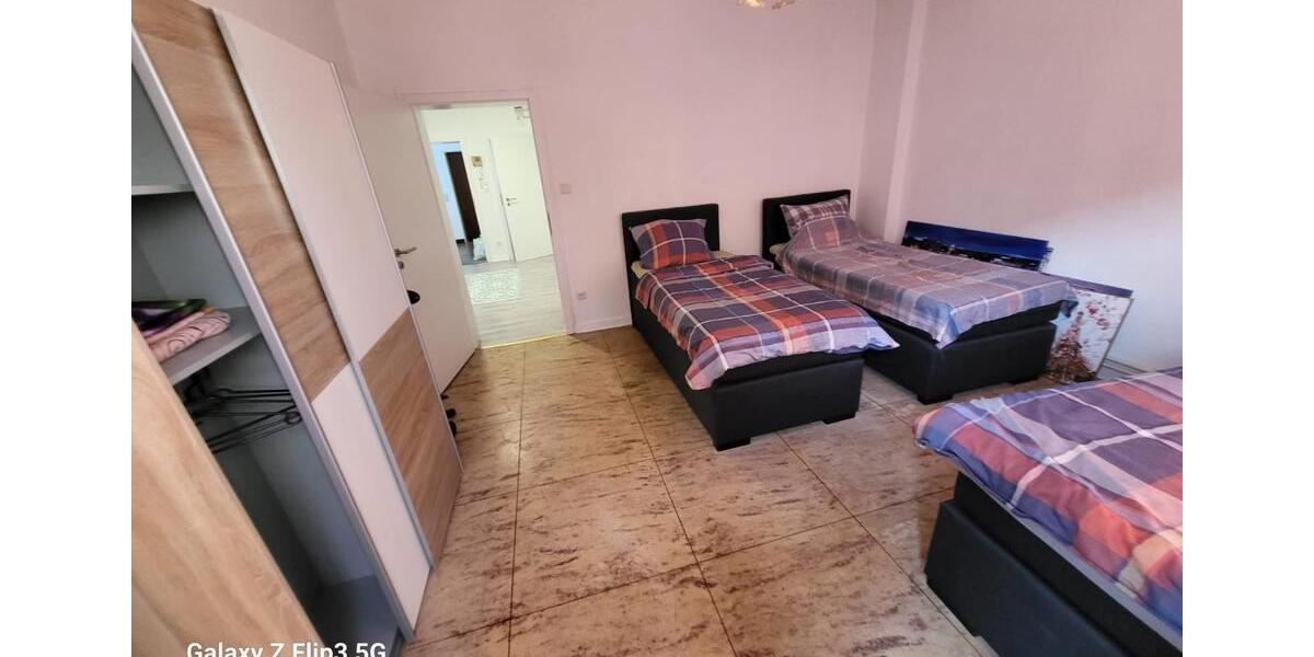 Etagenwohnung Krefeld - 3 Zimmer, 110 m&sup2;, 1.400&euro; | Angebot:26664047