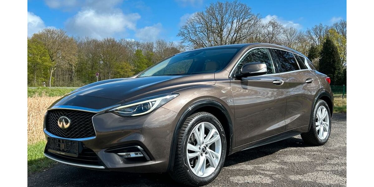 INFINITI Q30 134.000 km 14.990 &euro; Neukirchen-Vluyn 47506