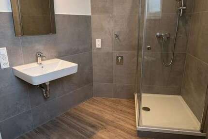 Wohnung Duisburg - 4 Zimmer, 120 m&sup2;, 990&euro; | Angebot:27080720
