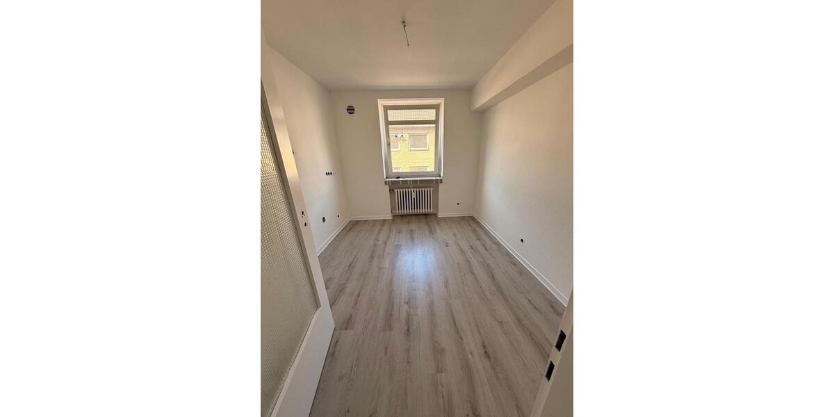 Etagenwohnung Krefeld - 3 Zimmer, 85 m&sup2;, 810&euro; | Angebot:25871358