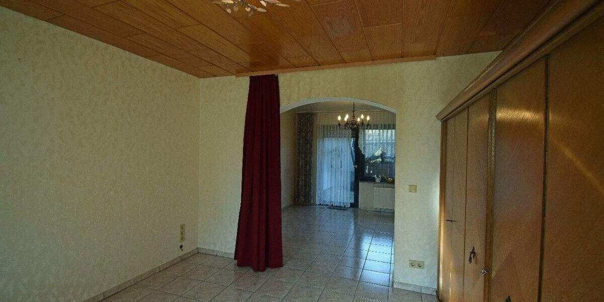 Mehrfamilienhaus, Wohnhaus Brüggen - 8 Zimmer, 153 m&sup2;, 393.000&euro; | Angebot:25742476