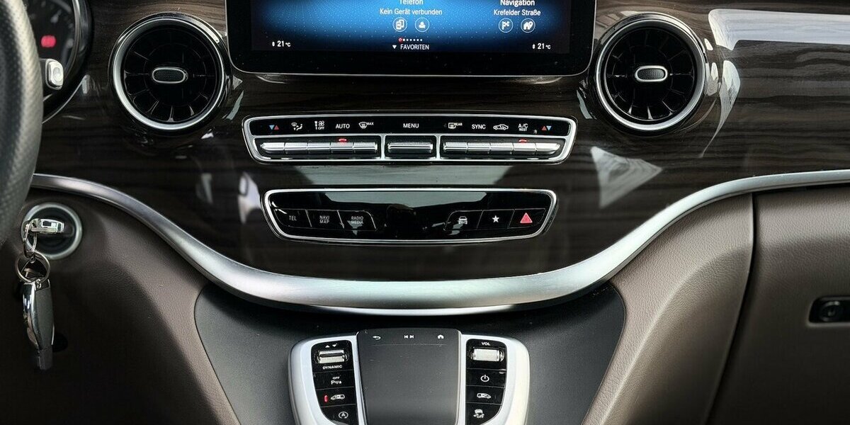 Mercedes-Benz V 300 d lang /4matic/ AMG / 8 Sitze/Pano/ El.tür 55.000 km 59.900 &euro; Mönchengladbach 41066