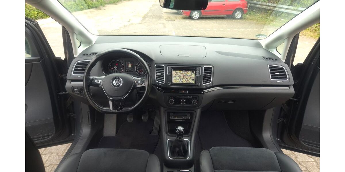 VW Sharan 182.000 km 12.300 &euro; Neuss 41460