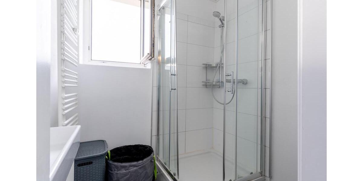 Etagenwohnung Düsseldorf Düsseltal - 3 Zimmer, 100 m&sup2;, 1.800&euro; | Angebot:24979256