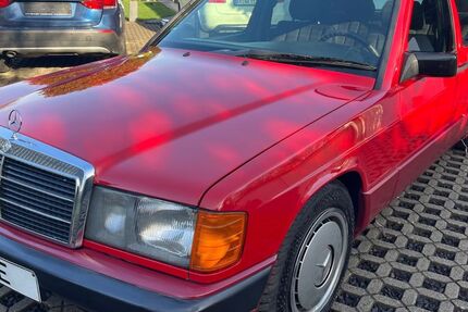 Mercedes-Benz 190 118.000 km 6.450 &euro; Krefeld 47809