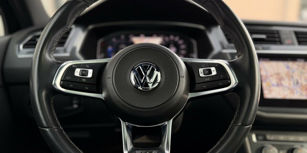 VW Tiguan Allspace R-LIne / 4Motion / Pano / Memory 99.000 km 33.490 &euro; Mönchengladbach 41066