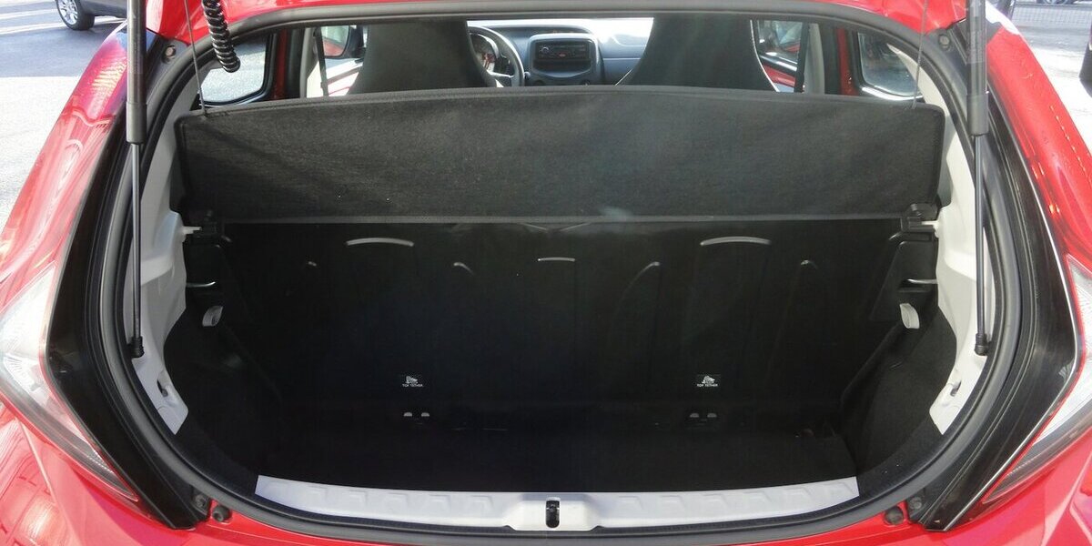 Toyota Aygo X x-Business-Paket 53 KW Klima 1.Hd 100.000 km 6.999 &euro; Neuss 41462