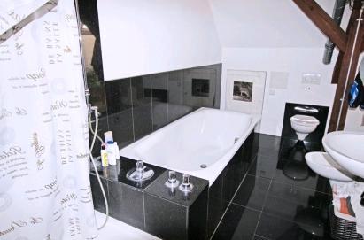 Mehrfamilienhaus, Wohnhaus Mönchengladbach West - 4 Zimmer, 400 m&sup2;, 649.000&euro; | Angebot:25611968