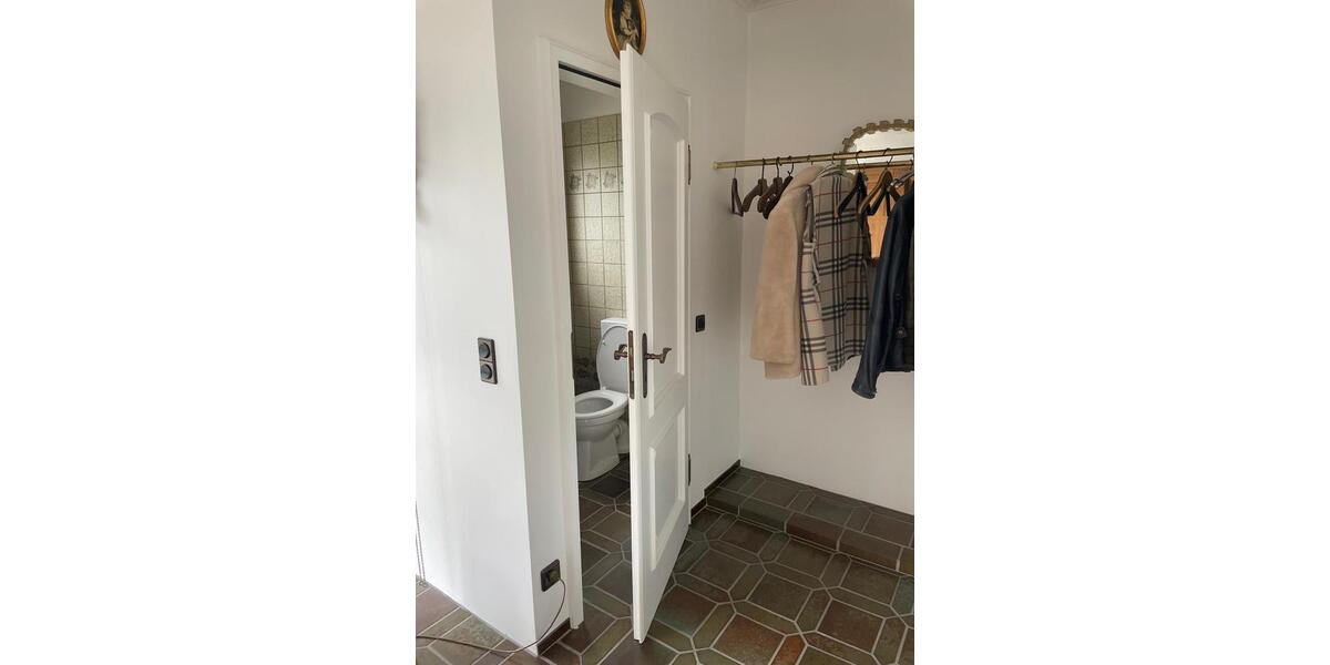 Erdgeschoßwohnung Viersen Hülsdonk - 6 Zimmer, 200 m&sup2;, 2.500&euro; | Angebot:26670858