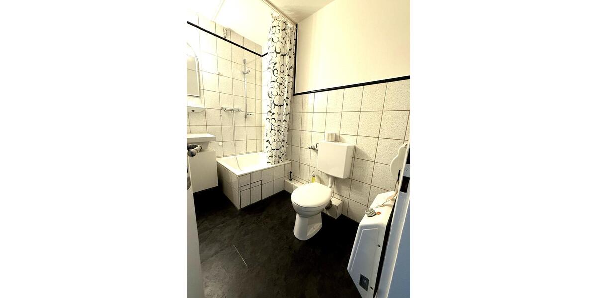 Dachgeschoßwohnung Krefeld - 3 Zimmer, 61 m&sup2;, 890&euro; | Angebot:25637296