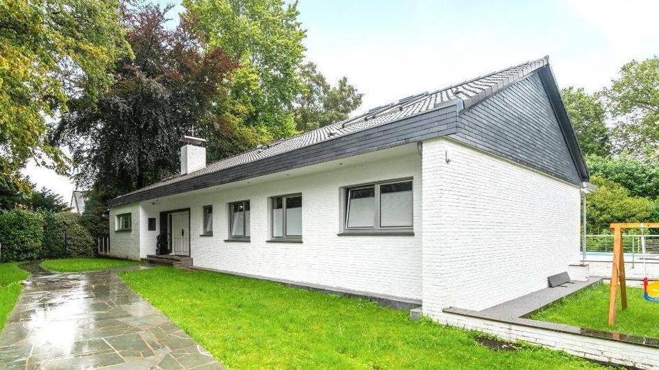 Villa Krefeld Benrad - 7 Zimmer, 305 m&sup2;, 2.199.000&euro; | Angebot:27083290