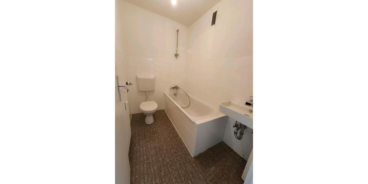 Dachgeschoßwohnung Duisburg Beeck - 1 Zimmer, 23 m&sup2;, 350&euro; | Angebot:26600464