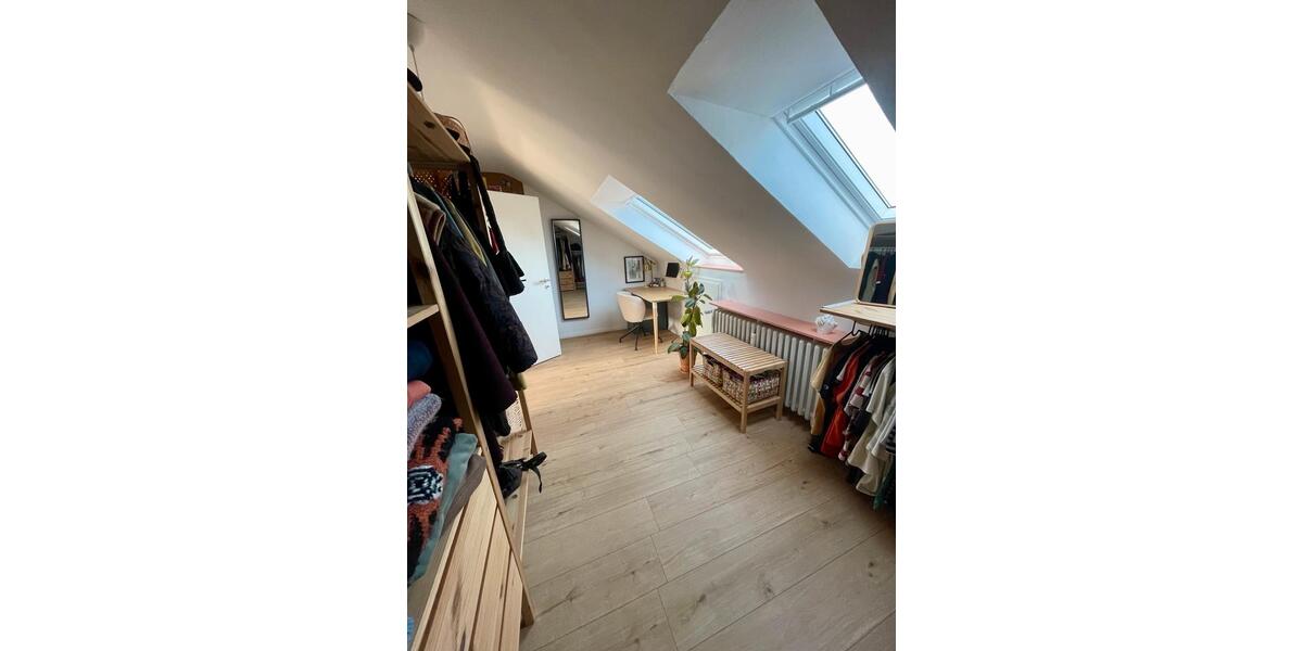 Dachgeschoßwohnung Krefeld Gellep-Stratum - 2.5 Zimmer, 60 m&sup2;, 159.000&euro; | Angebot:27499360