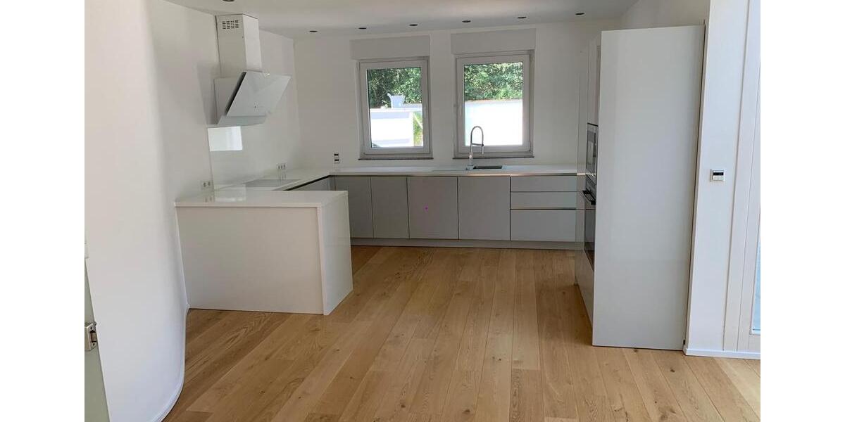 Villa Mönchengladbach Nord - 6 Zimmer, 340 m&sup2;, 7.000&euro; | Angebot:24381556