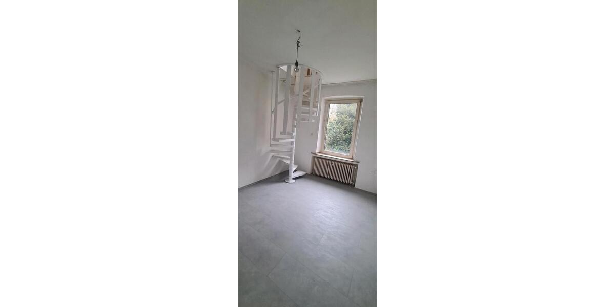 Maisonettenwohnung Duisburg Mittelmeiderich - 3 Zimmer, 80 m&sup2;, 900&euro; | Angebot:25877176