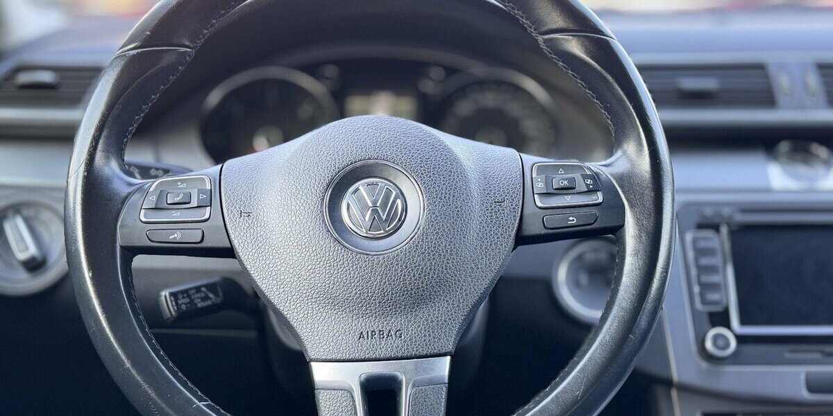 VW Passat CC Highline/Autom,/ Leder/PANO/5 Sitze 180.000 km 10.490 &euro; Mönchengladbach 41066