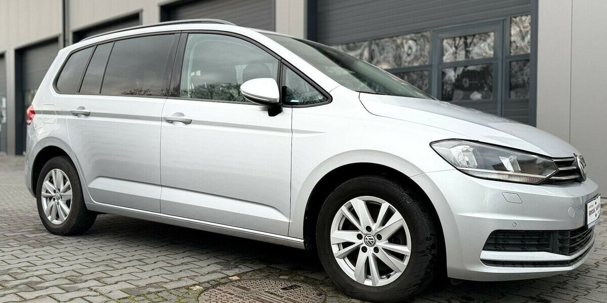 VW Touran 1.Hd / Automatik / AHK / 7 Sitze / Navi 110.000 km 23.490 &euro; Mönchengladbach 41066