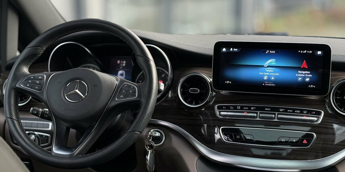 Mercedes-Benz V 300 d lang /4matic/ AMG / 8 Sitze/Pano/ El.tür 55.000 km 59.900 &euro; Mönchengladbach 41066