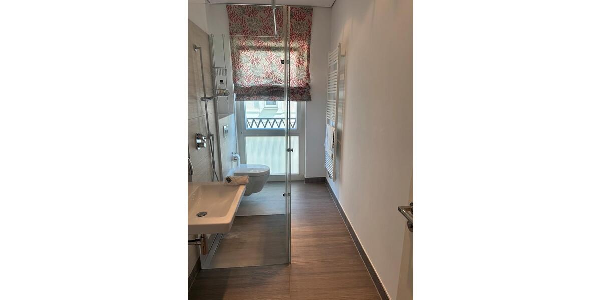 Etagenwohnung Düsseldorf Heerdt - 5 Zimmer, 198 m&sup2;, 1.500.000&euro; | Angebot:27109945