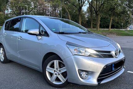 Toyota Verso 192.000 km 7.700 &euro; Mülheim an der ruhr 45473