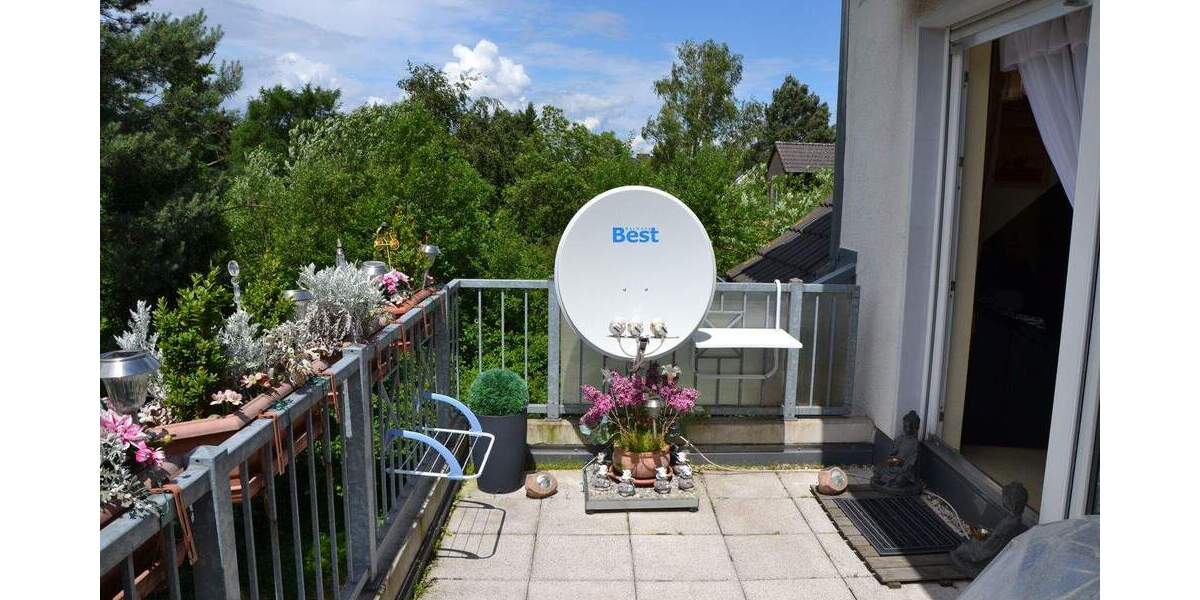 Etagenwohnung Düsseldorf Unterrath - 4 Zimmer, 99 m&sup2;, 1.450&euro; | Angebot:25970683