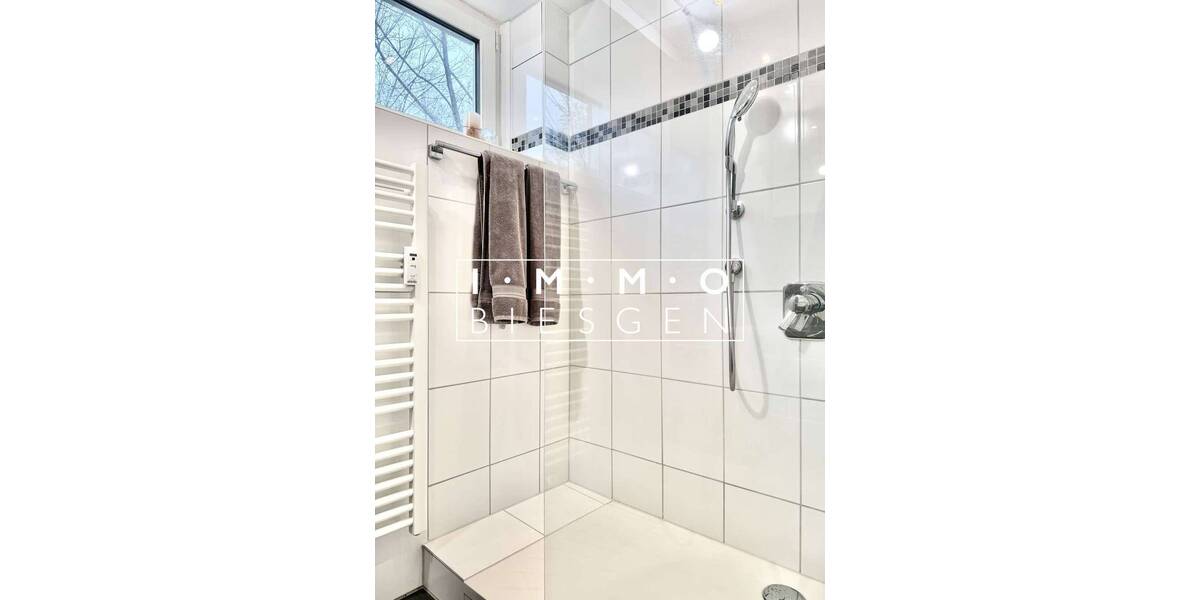 Etagenwohnung Mülheim an der Ruhr Broich - 3 Zimmer, 77 m&sup2;, 155.000&euro; | Angebot:26016582