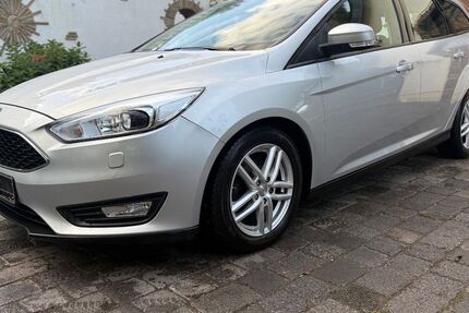 Ford Focus 166.221 km 7.990 &euro; Neukirchen-Vluyn 47506