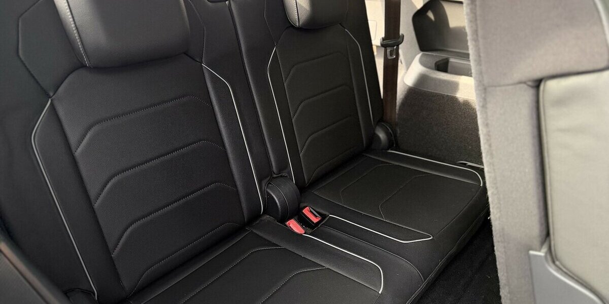 VW Tiguan Allspace R-LIne / 4Motion / Pano / Memory 99.000 km 33.490 &euro; Mönchengladbach 41066